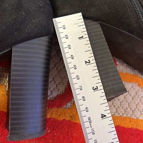 Elegant Black Knee-High Women's Boots - Picture 4 of 12